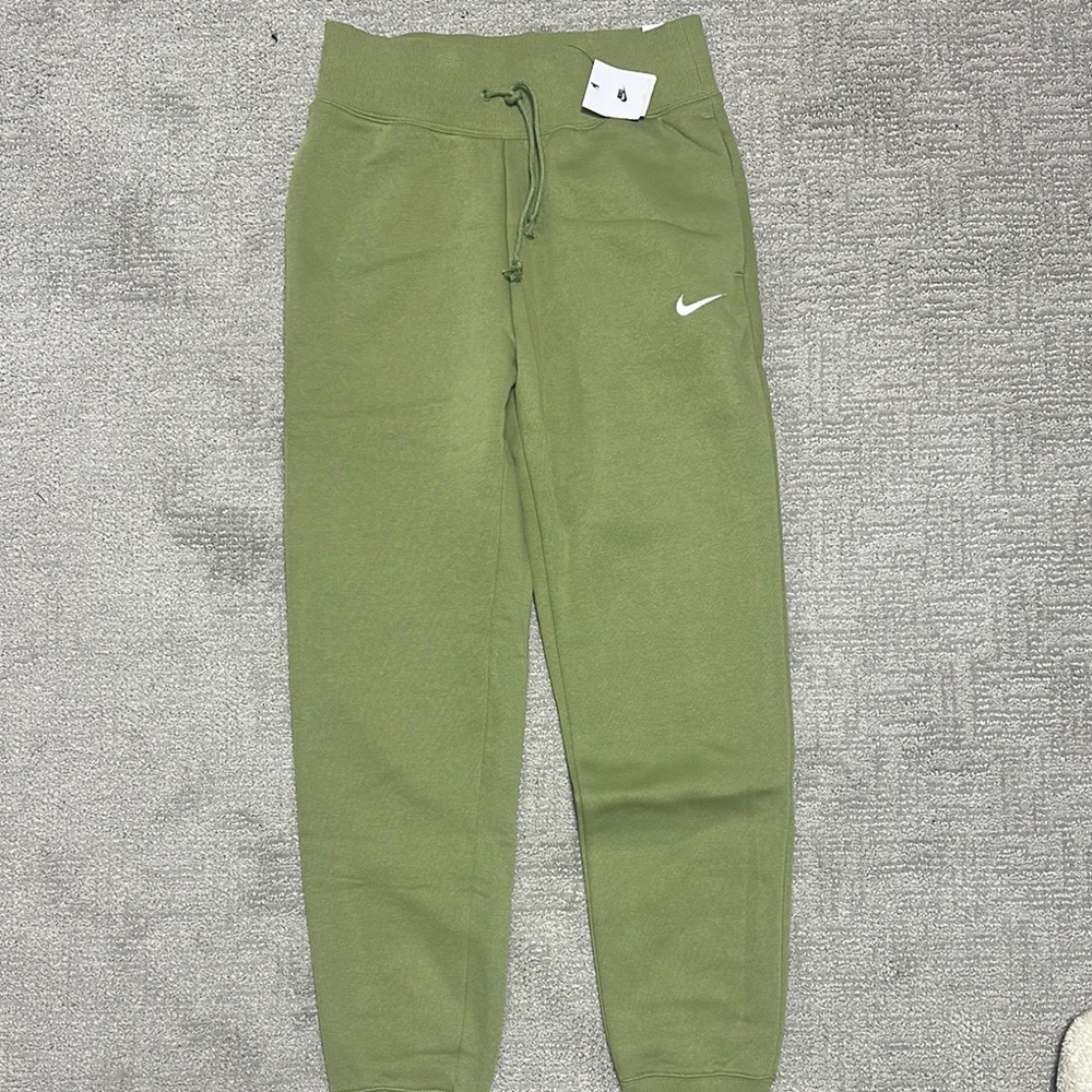 Women Nike green jogger sweats